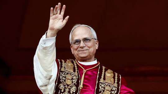 Leia mais sobre o artigo Cardeal Robert Francis Prevost é eleito Papa Leão XIV em 08 de maio de 2025