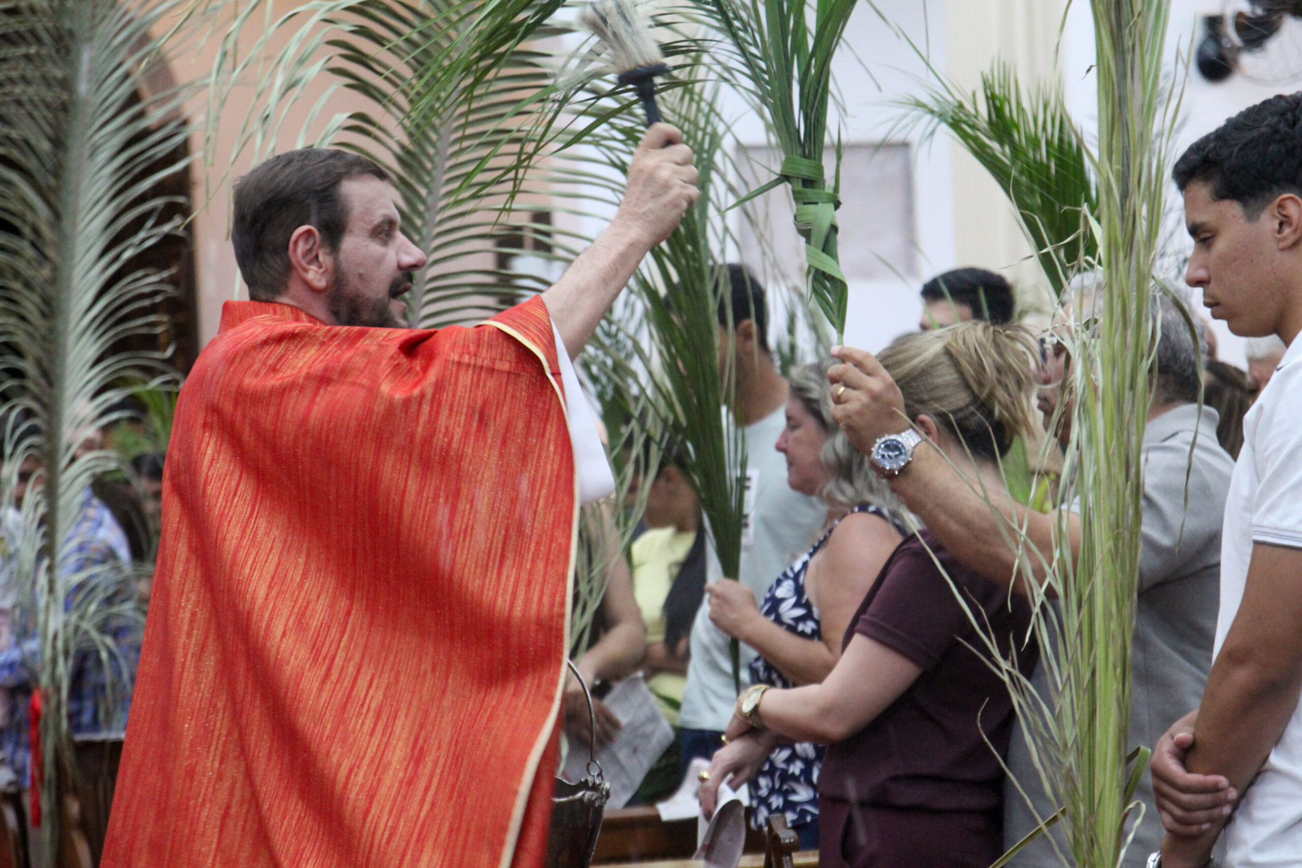 Leia mais sobre o artigo Domingo de Ramos reúne fiéis em Romaria com quatro celebrações marcadas pela fé e unidade
